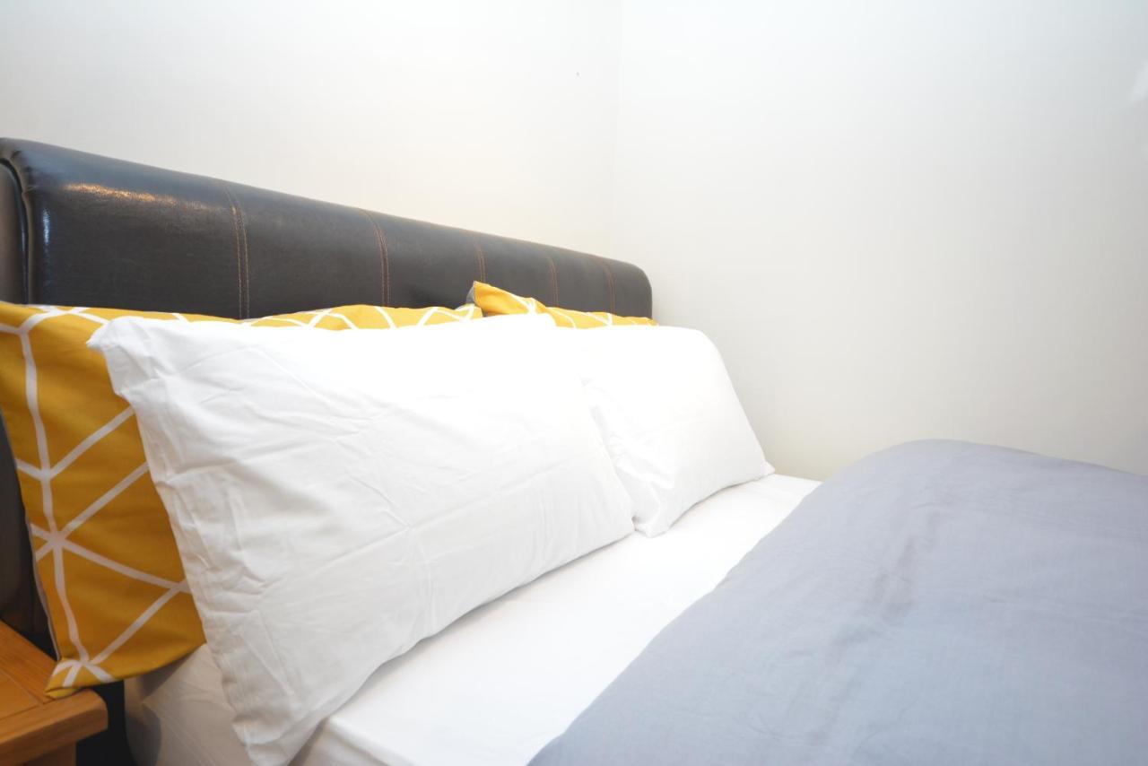 London Luxury 5 Bedroom House 2 Min Walk To The Tube Station Dagenham Esterno foto